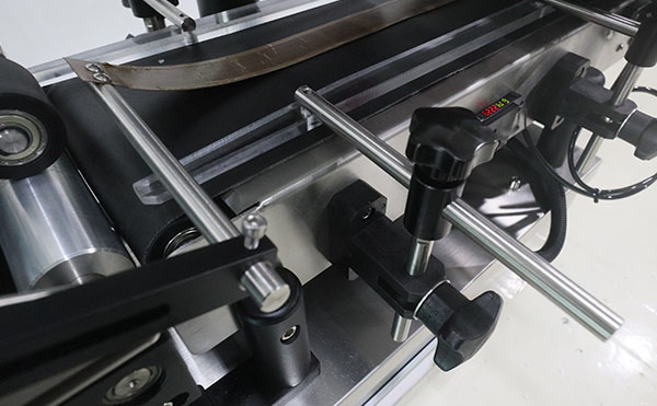 全自動平面貼標機,貼標機設備,平面貼標機